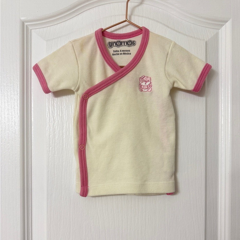 Gnomos baby kimono cream pink trim side snaps size 6 months